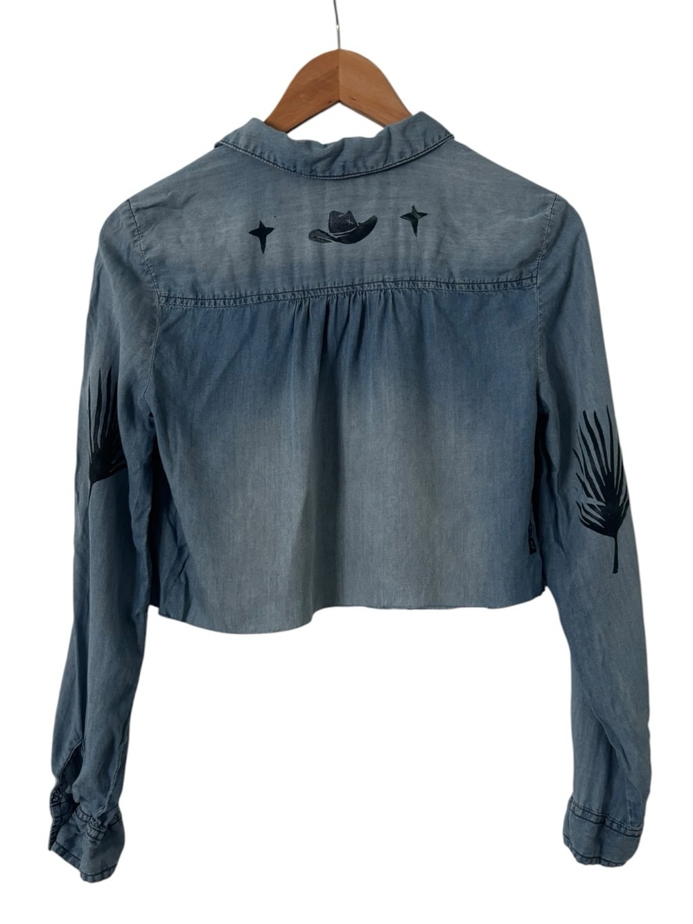 Rooted Cropped Embroidered Western Button Down - Picture 4 of 5